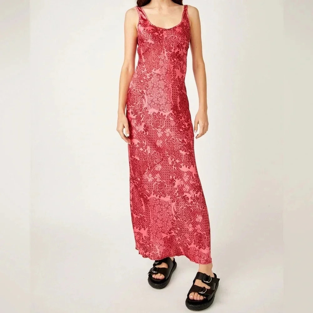 Free People Worth The Wait Bias Slip Dress - Size M - Cherry Red - NWT - Picture 2 of 9